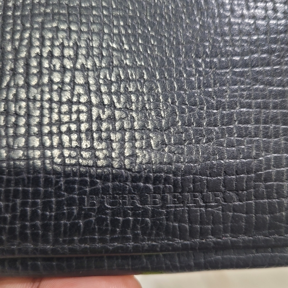 🔹️BURBERRY🔹️ BLACK LEATHER WALLET in EUC - Picture 3 of 11
